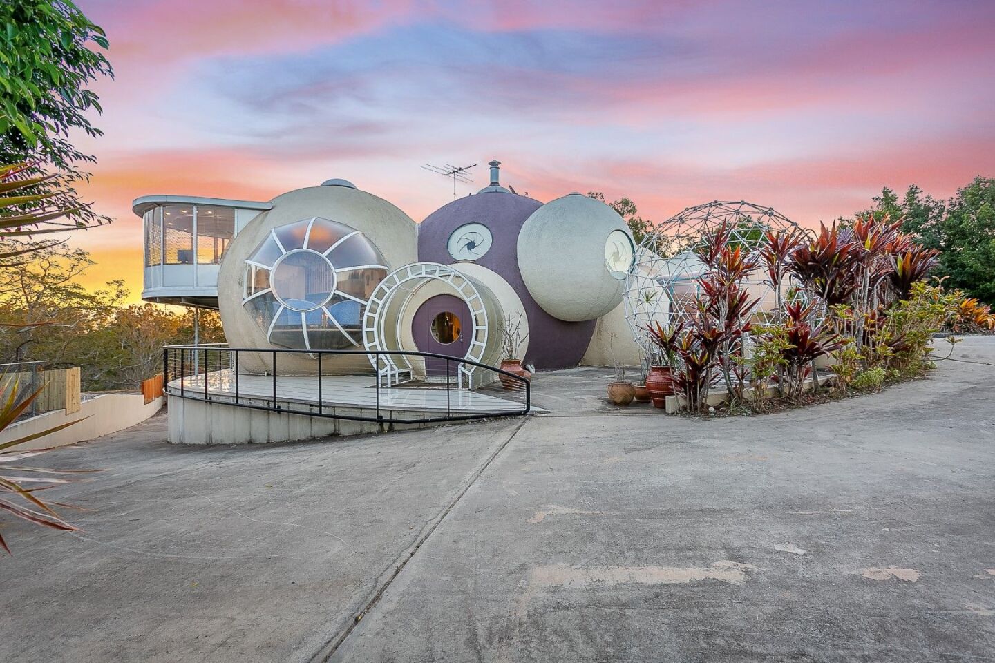 Extraordinary Australian Bubble House Hits The Market