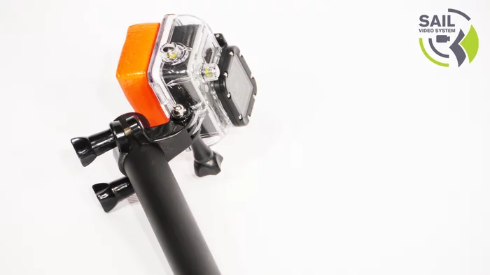An actioncam of the user’s choice is attached to the end of the pole via the user’s own camera-specific mount