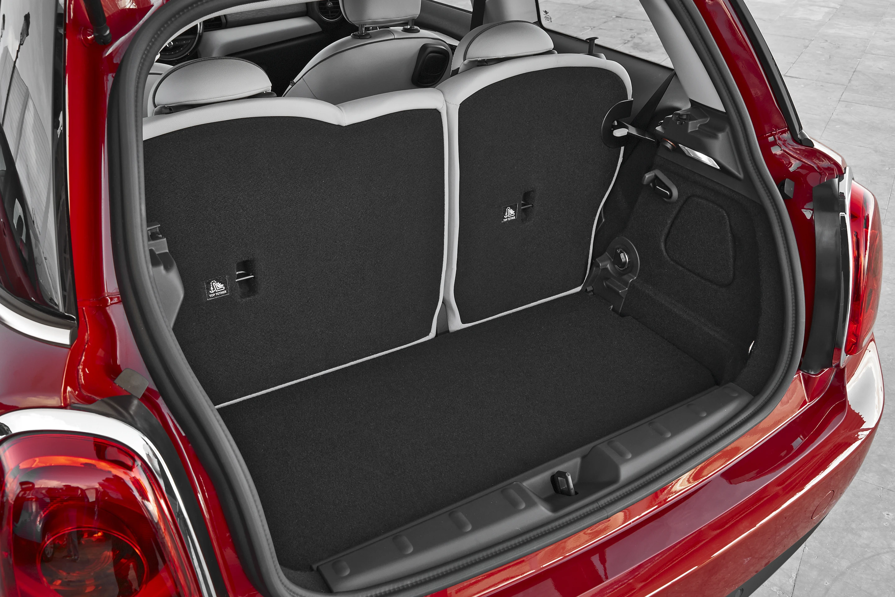 Storage area showing latchings