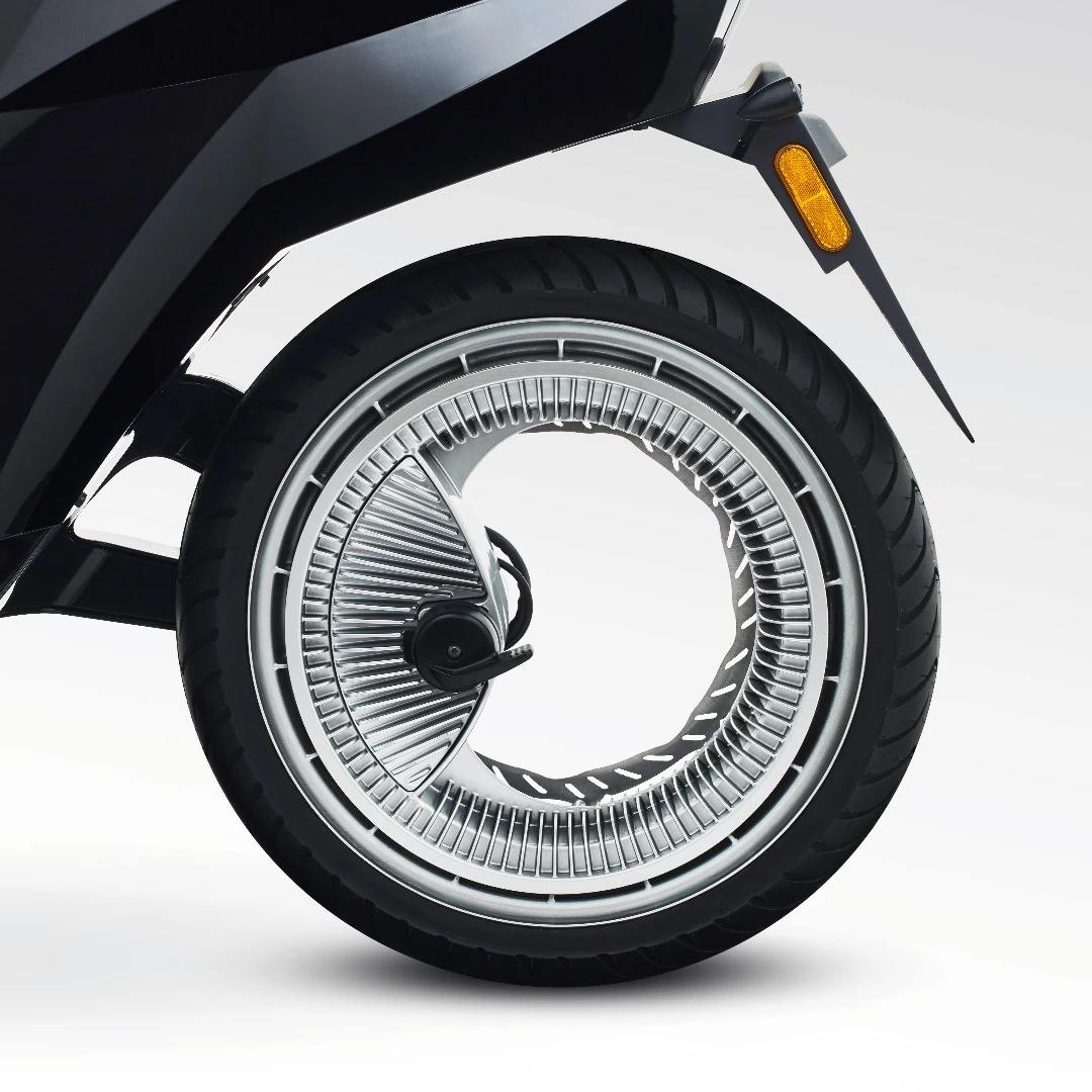 The rear wheel houses a 5.4-hp electric motor