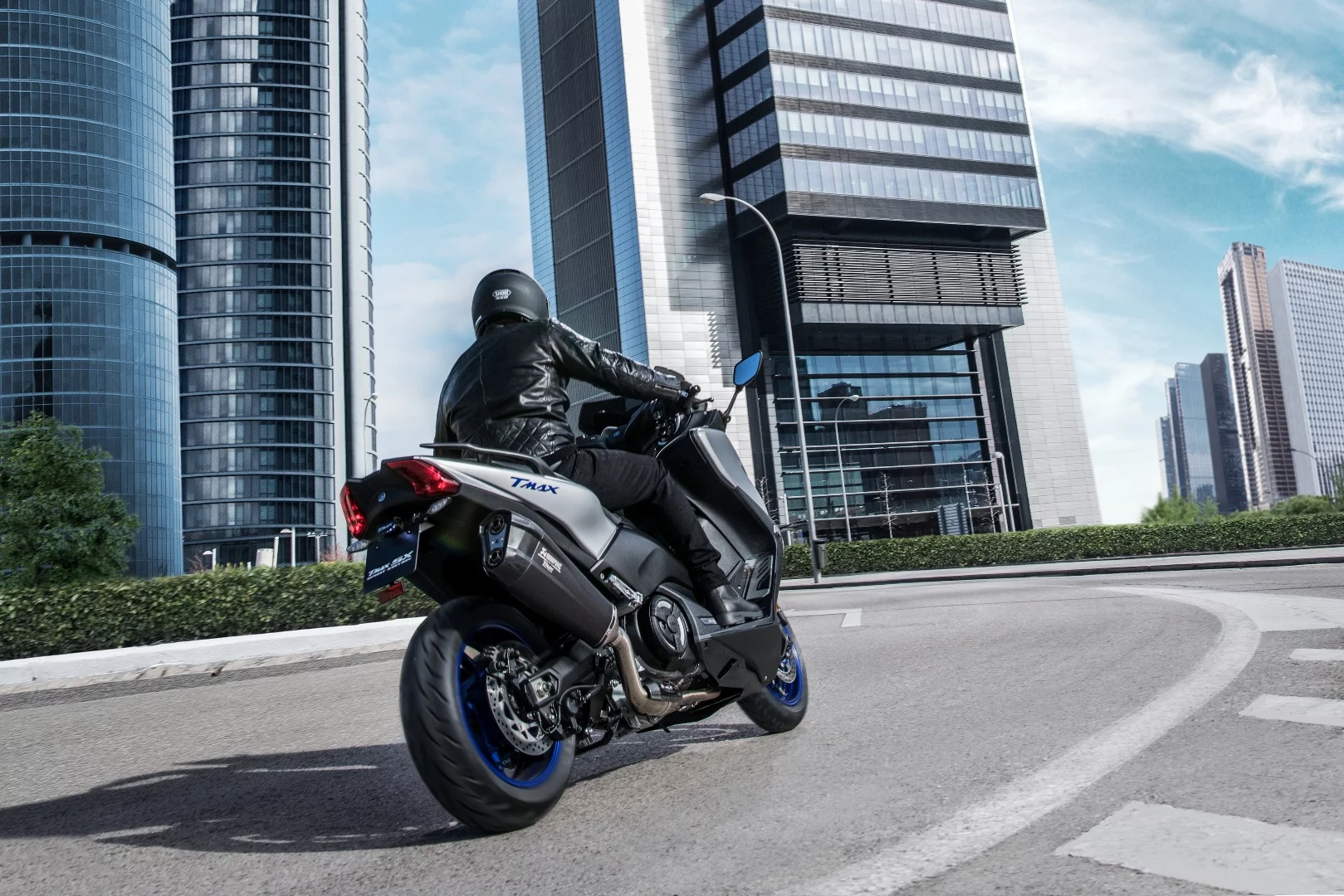 2018 Yamaha TMAX SX Sport Edition: looks and sounds nicer than a standard TMAX