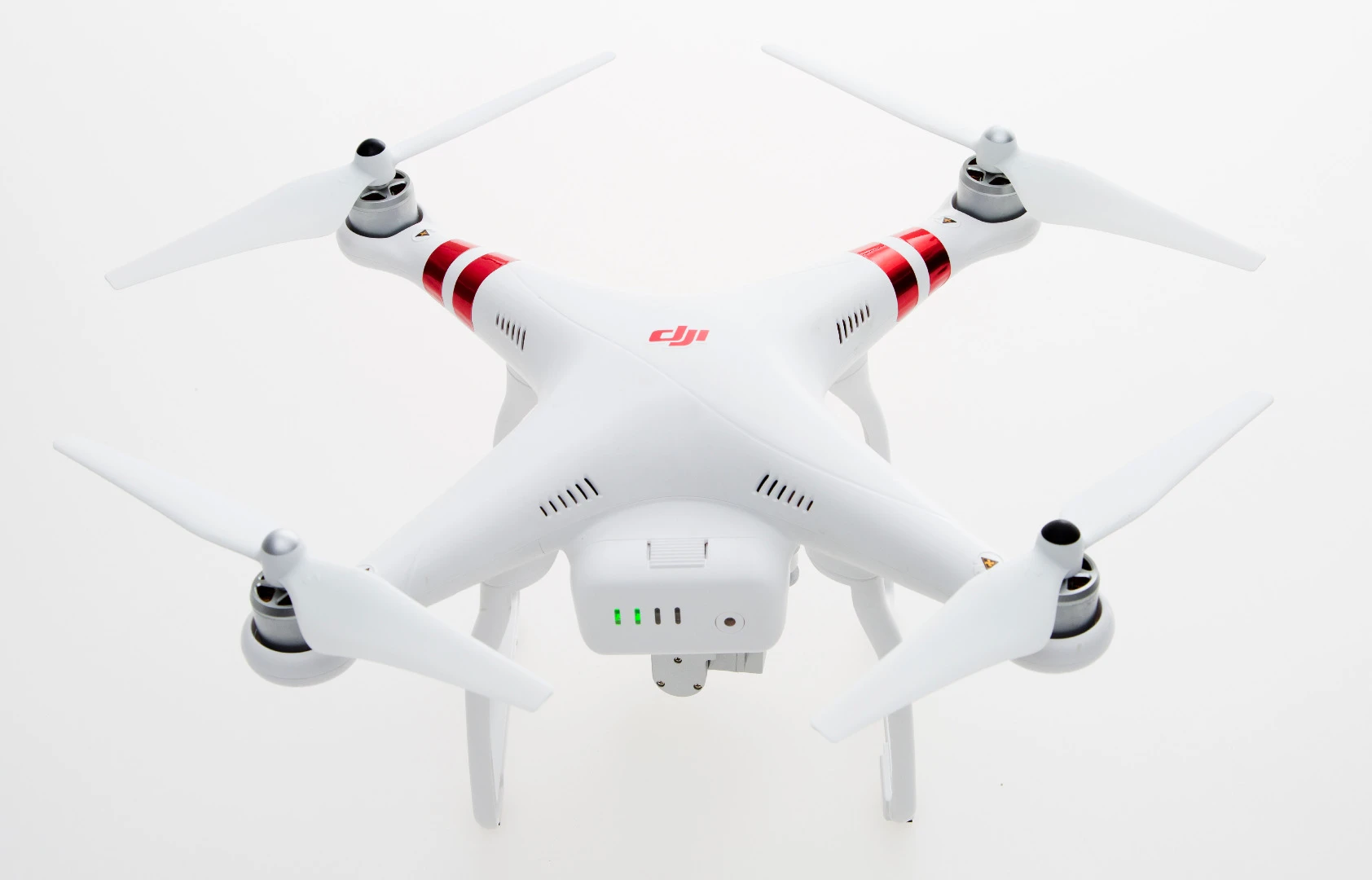 The DJI Phantom 3 Standard has a flight time of about 25 minutes per charge of its lithium-polymer battery