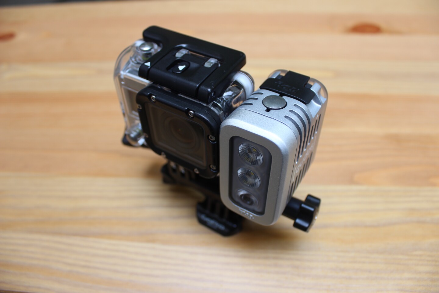 Review Knog's Qudos Action camera light for GoPro Hero