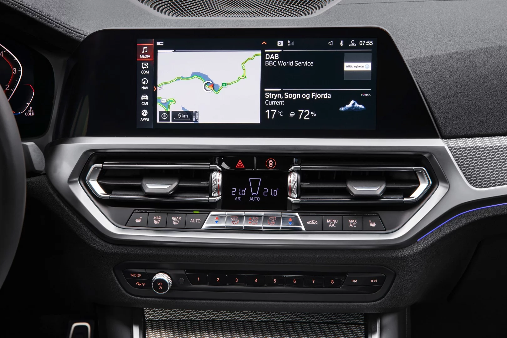 Connected, dynamic, real-time navigation is now offered in the BMW 3 Series