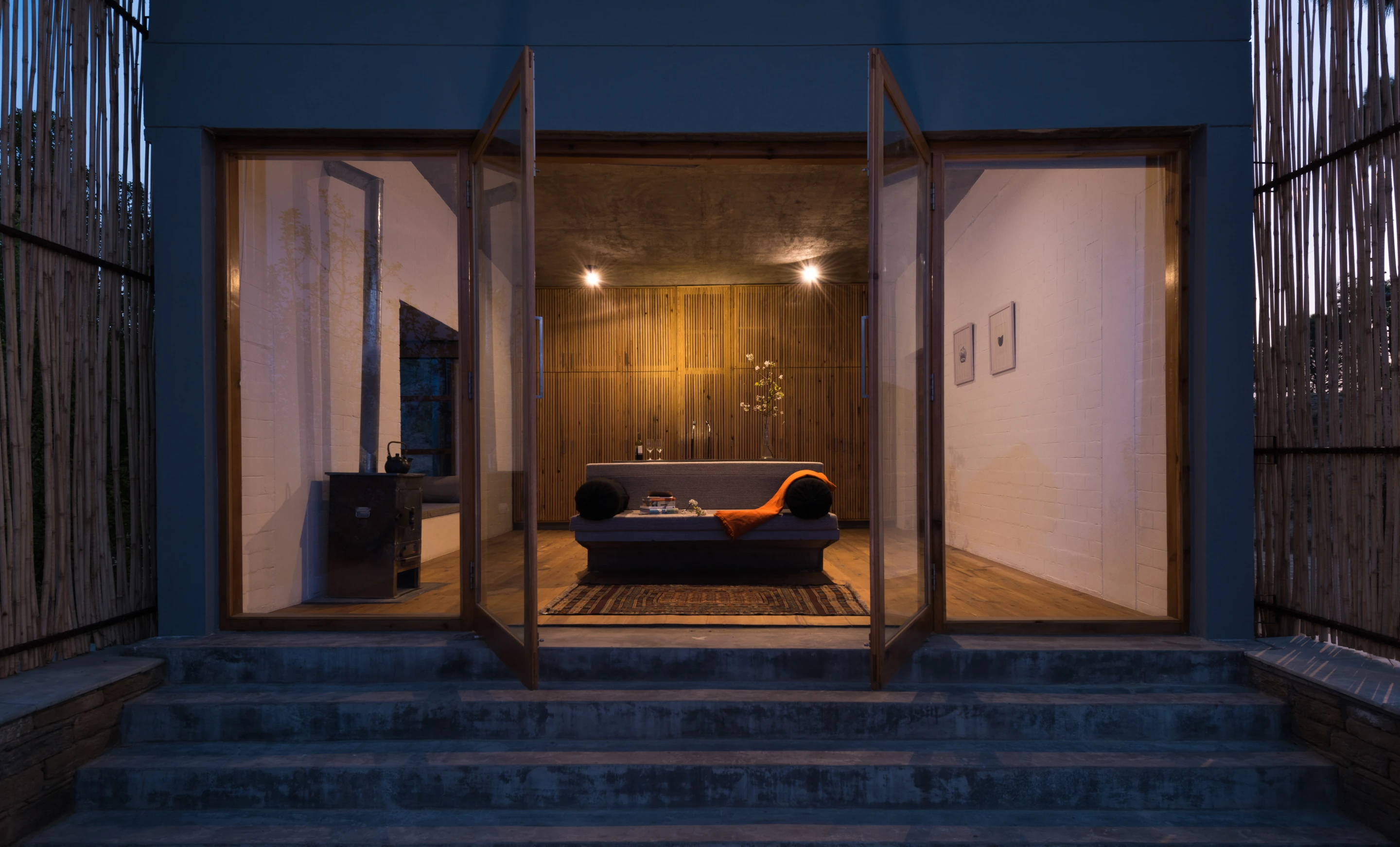 All fabrics for the furnishings inside the Kumaon Hotel were woven by local craftspeople