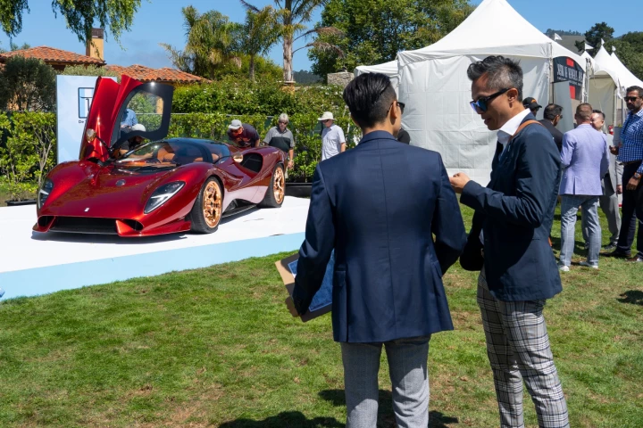 De Tomaso is planning to build just 72 P72s, and the cars will be built to meet LMP2 racing specifications at a price "around €750,000," (US$845,000)