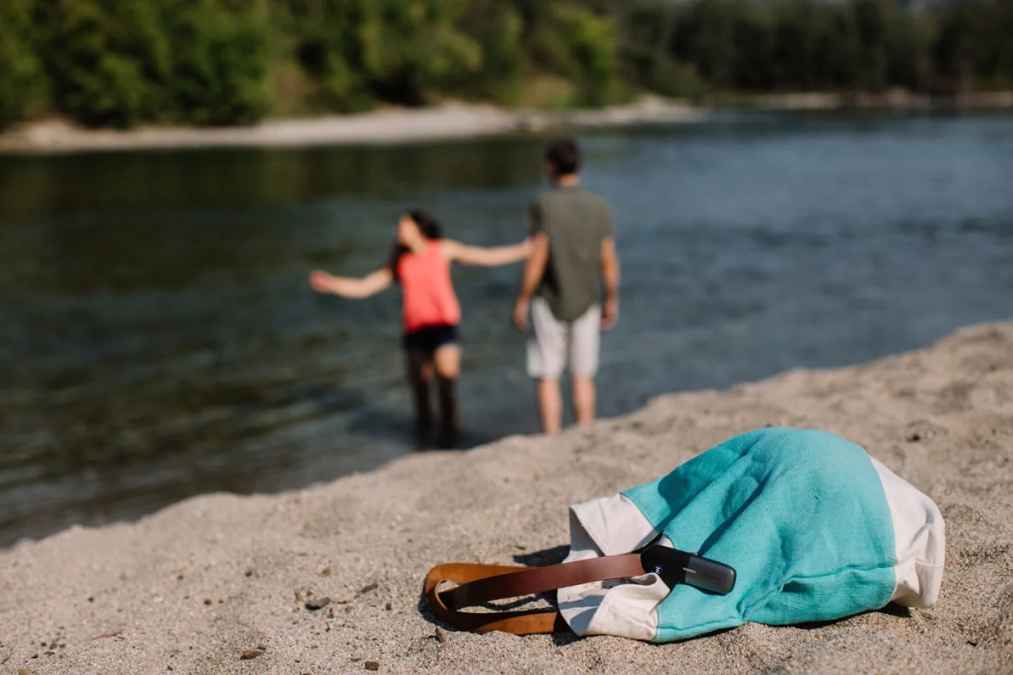 The goTenna Mesh connects to smartphones via Bluetooth