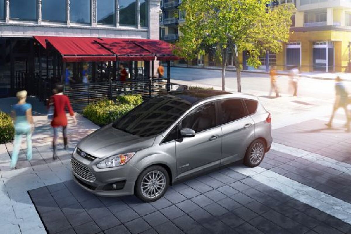 Ford has announced that its C-MAX hybrid will cost US$500 less than a Toyota Prius v