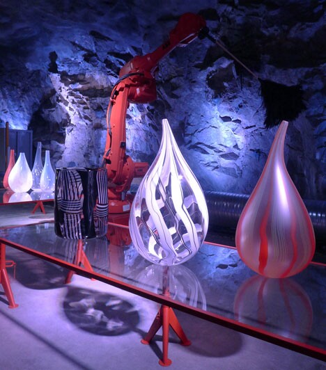 The “Glass Elephant” exhibit hopes to highlight the changing pattern of consumerism by inter-playing the robotic steel arms with the glass objects that surround them (Photo: Ann Wåhlström)