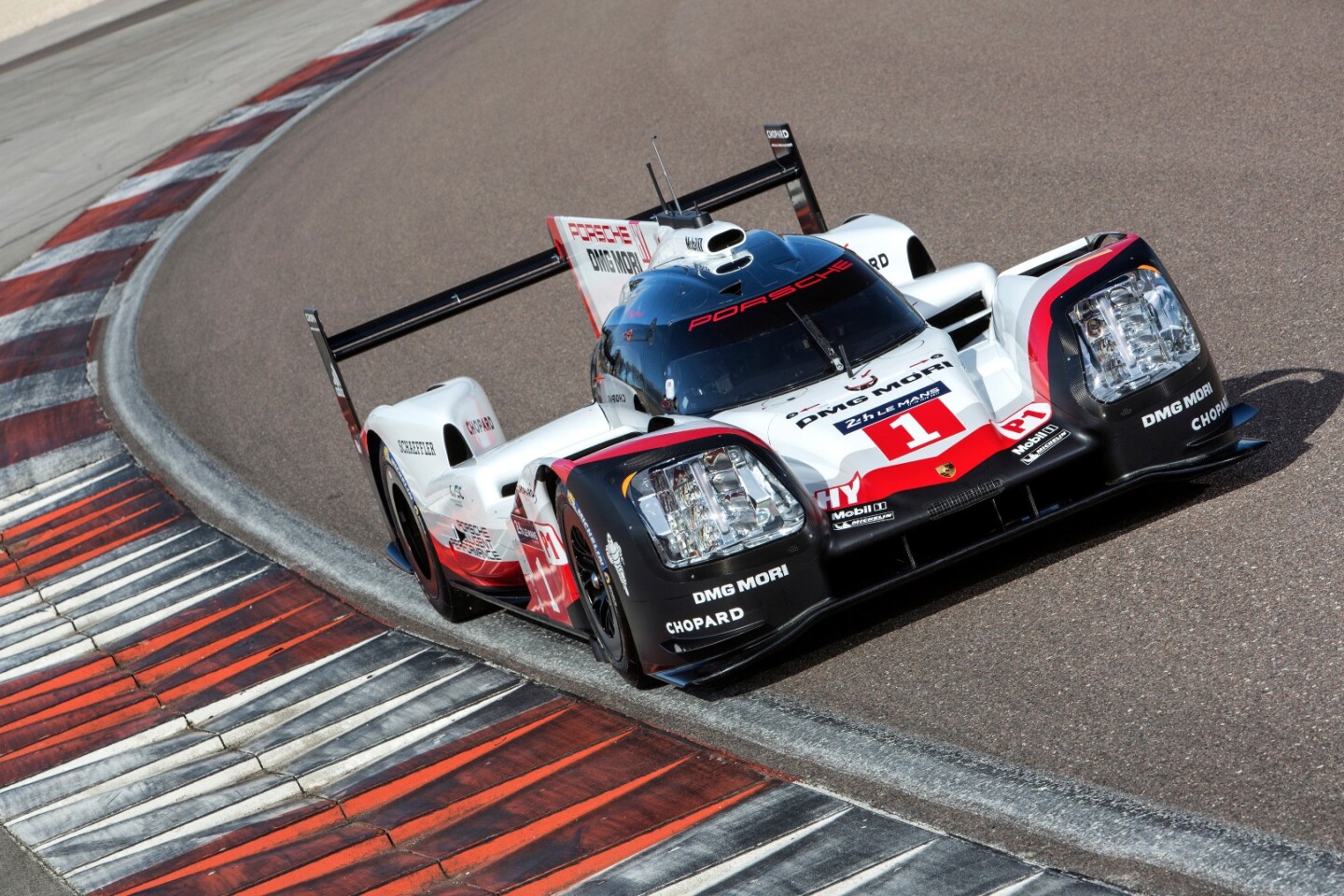 Porsche says the new 919 is easier on its tires than before