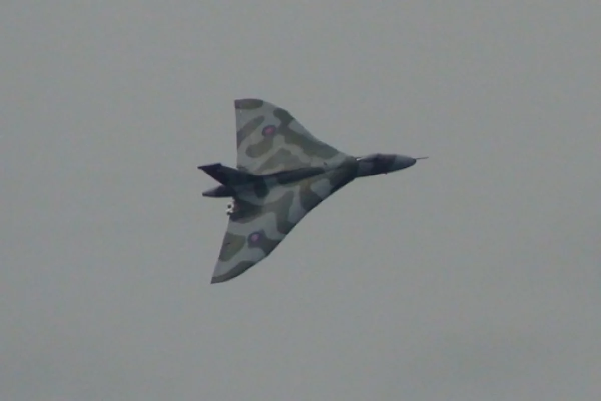 Avro Vulcan XH558 at the Farnborough Airshow 2008