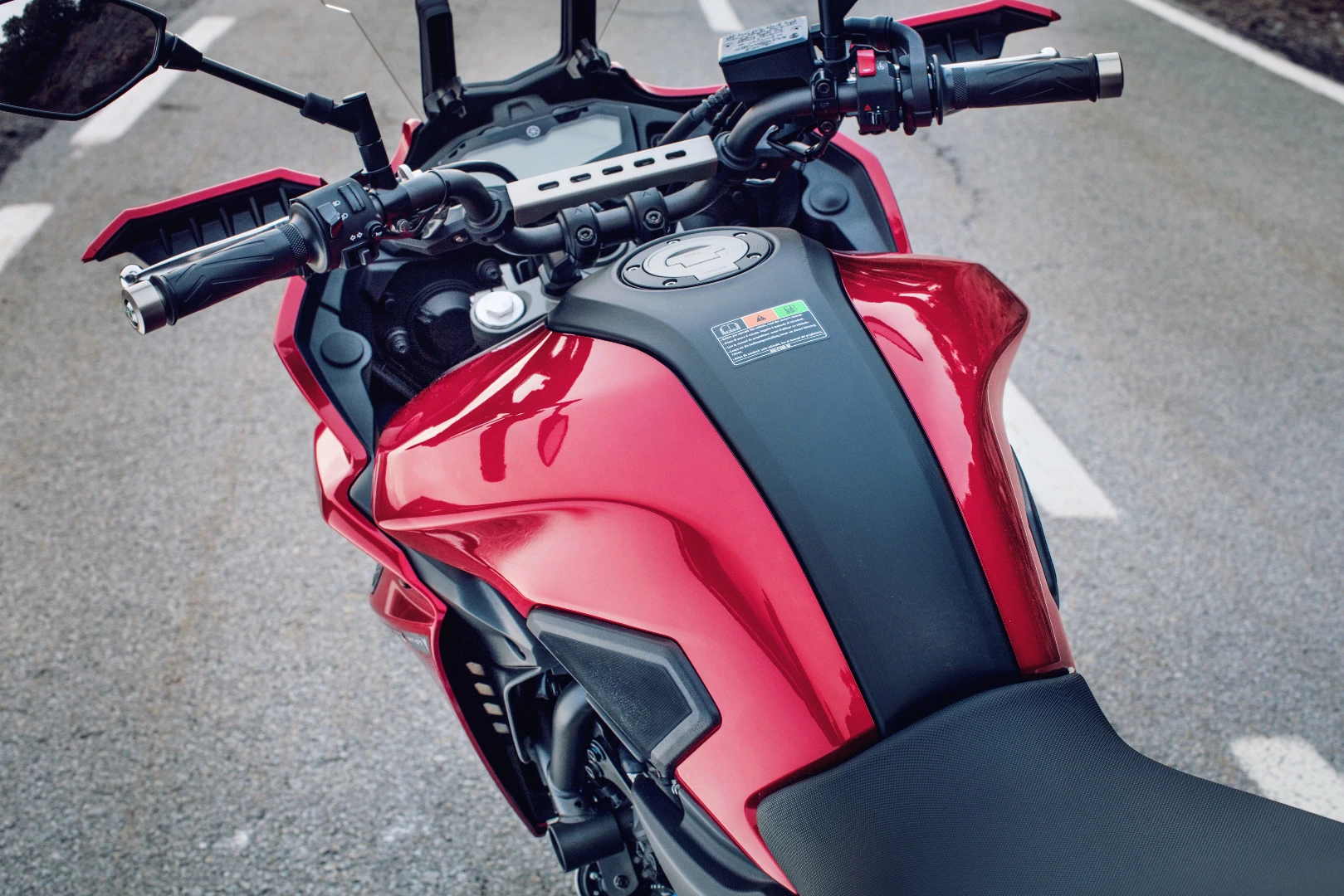 Adding three more liters to the gas tank of the Yamaha Tracer 700, its range is expected to be very decent for touring