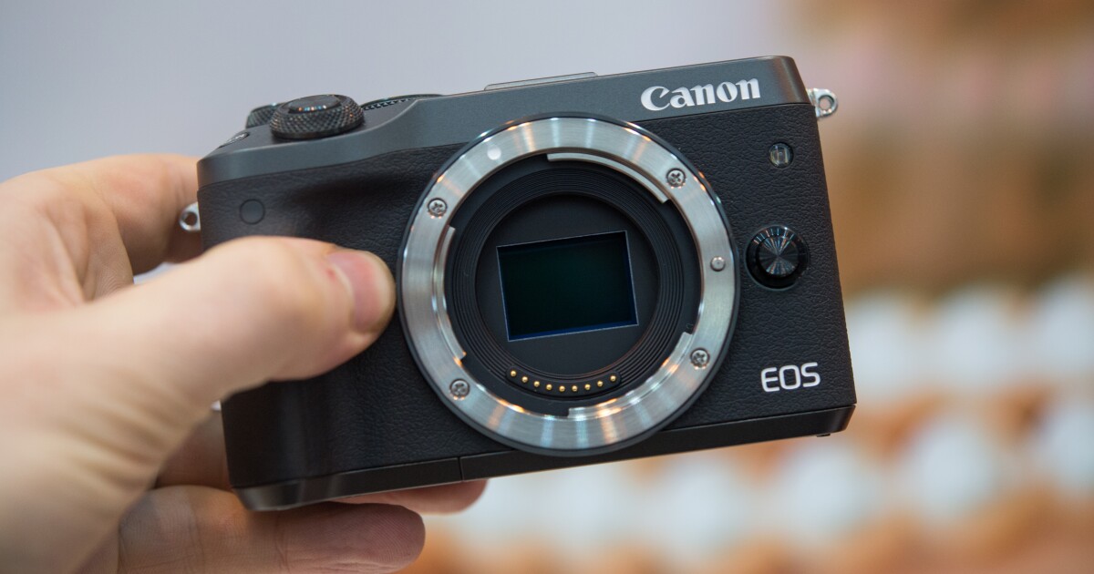 Handson Do we miss the viewfinder on Canon’s EOS M6?