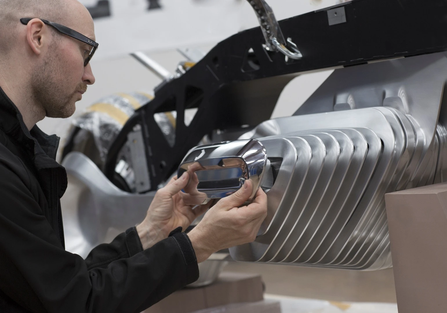 Some elements, such as the dynamically changing engine housing, were designed based on current motorcycles in BMW's line