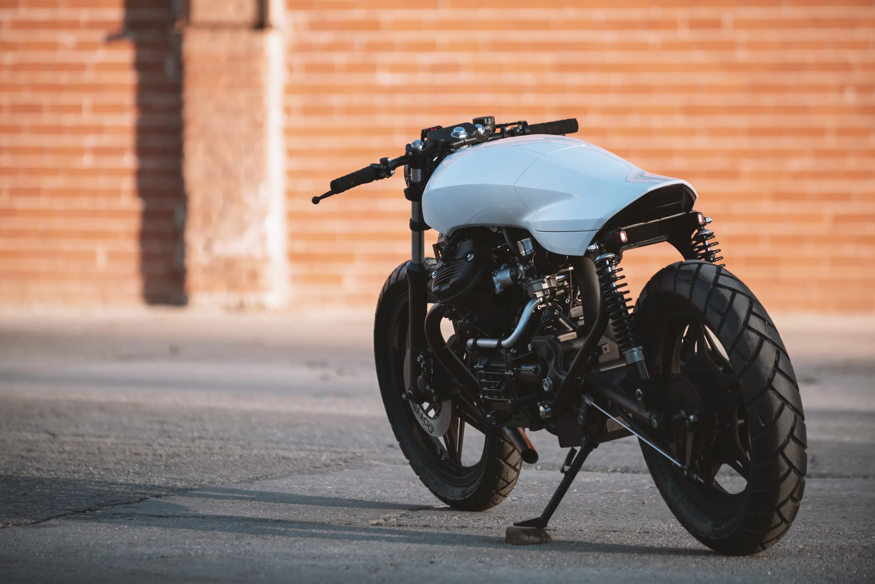 Super-smooth lines over the classic CX500 frame