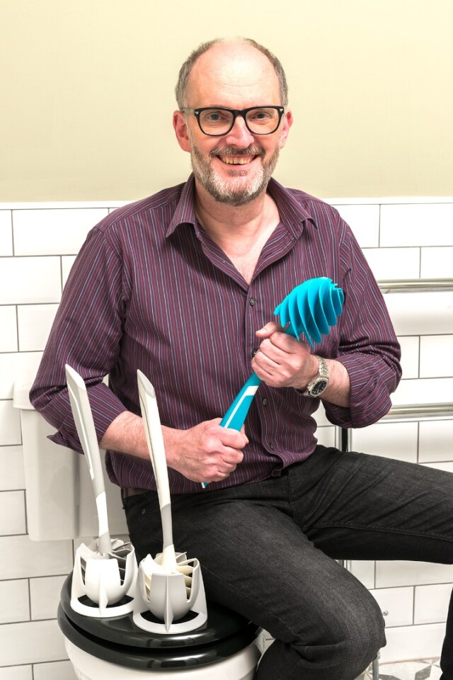 Fastdrying toilet brush keeps your crapper looking dapper