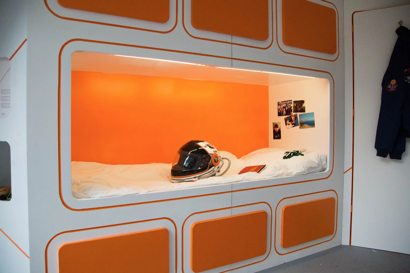 A daytime bed provides a place to relax for astronauts