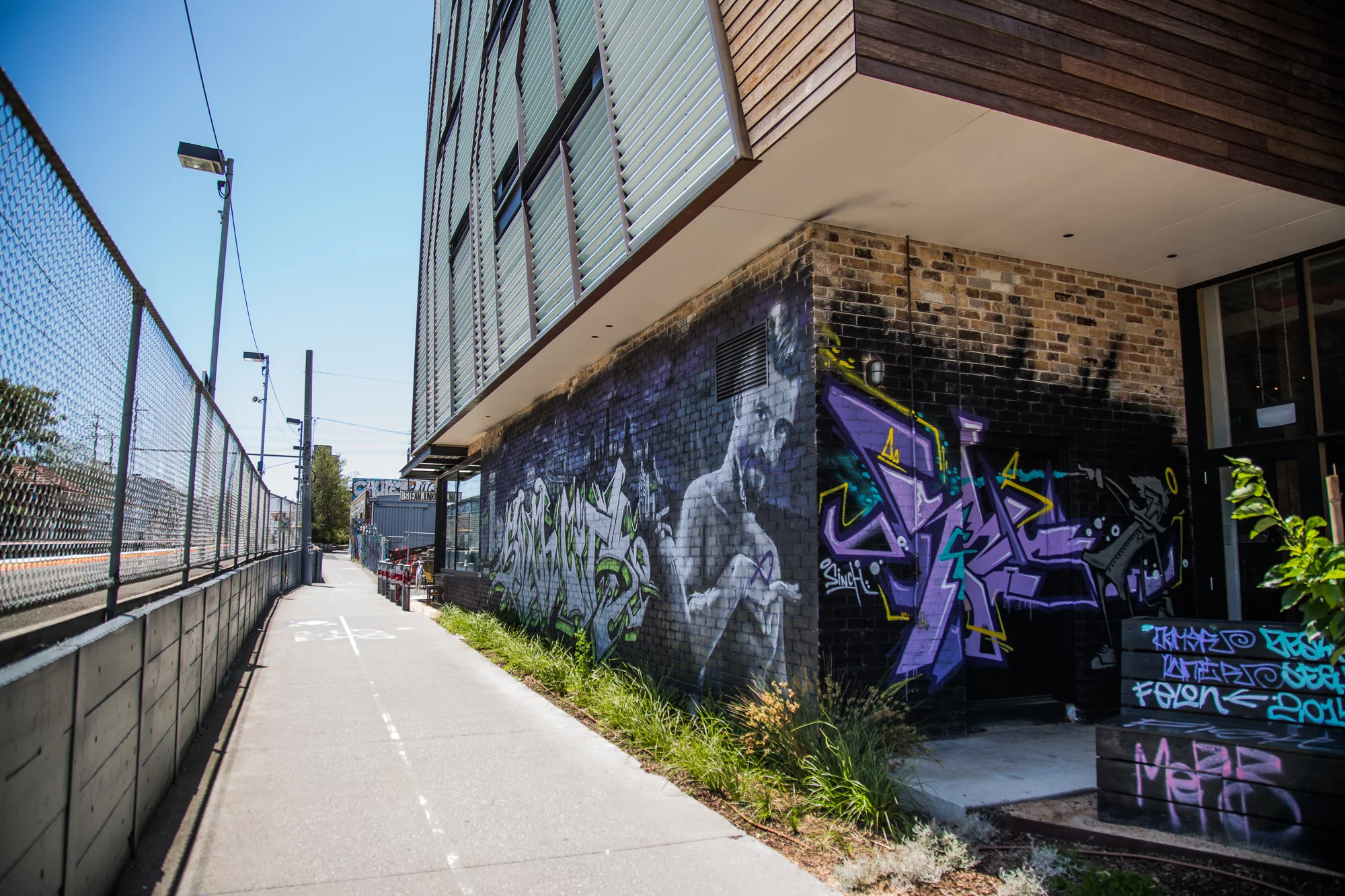 Residents enjoy a ten-step wander to bike path connected to the city's network, 20 steps to the train platform and a block to trams bound for the city center (Photo: Nick Lavars/Gizmag.com)