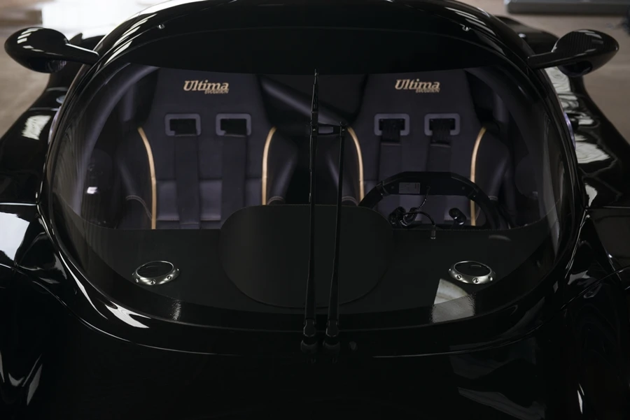 Ultima Evolution sun visor arrangement, wiper central park and interior detail