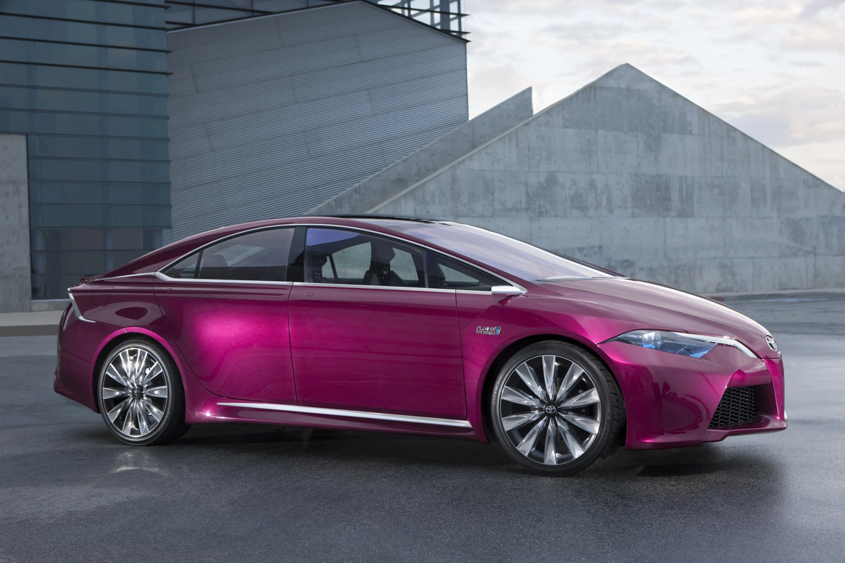 Toyota's NS4 advanced plug-in hybrid concept