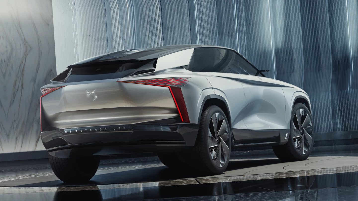 Jagged angles give the back a highly aggressive stance