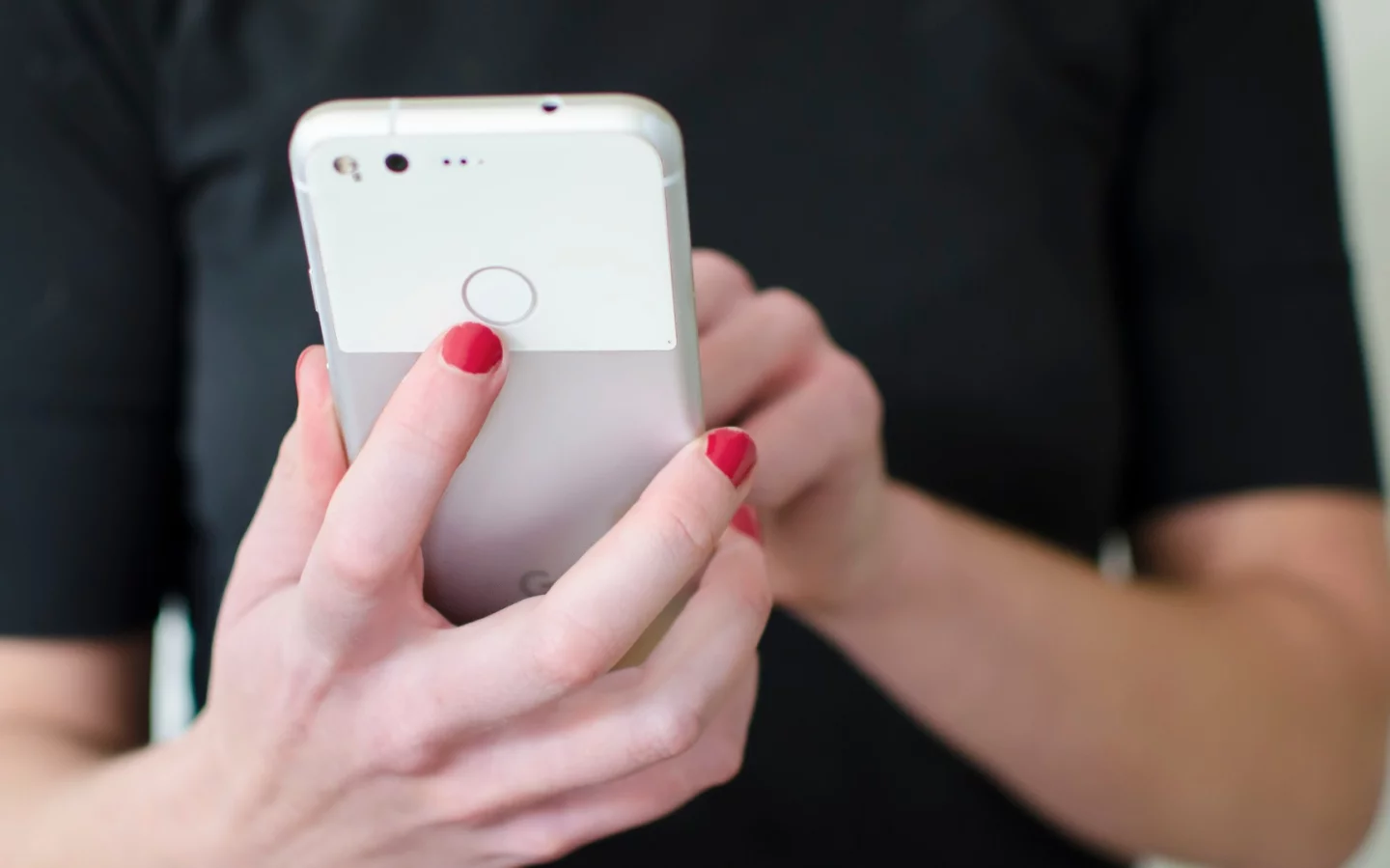 Back-facing fingerprint sensor on the Pixel