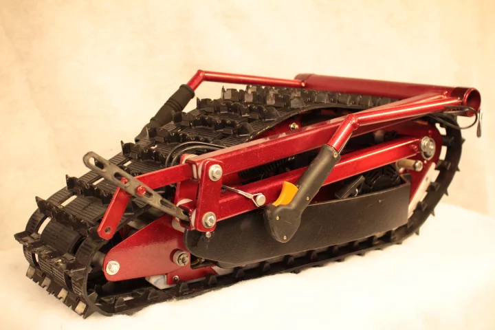 The Skizee is a powered tread that pushes skiers across the snow (Photo: Skizee)