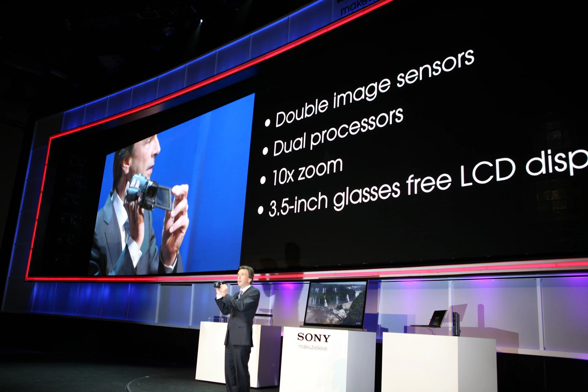 Sony's Phil Molyneux demonstrated the HDR-TD10 3D HD Handycam at CES 2011