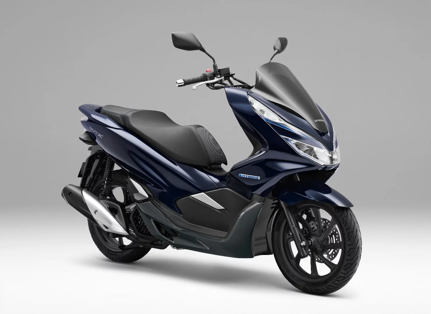 The 2018 PCX hybrid debuts Honda's new technology coupling electric power with the internal combustion engine