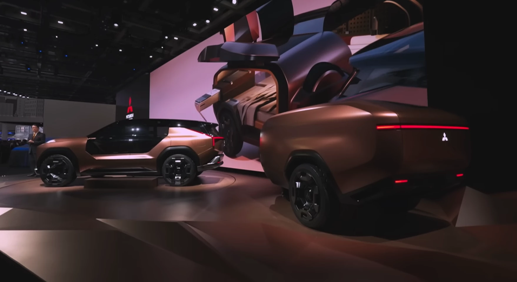 Mitsubishi reveals the Elevance Concept at the Japan Mobility Show