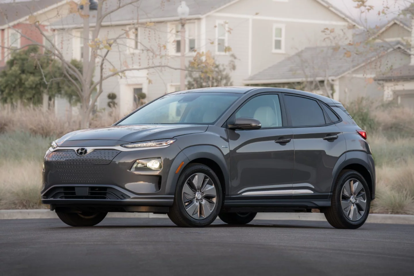 The Hyundai Kona SUV mid-range model has a range of 258 mi