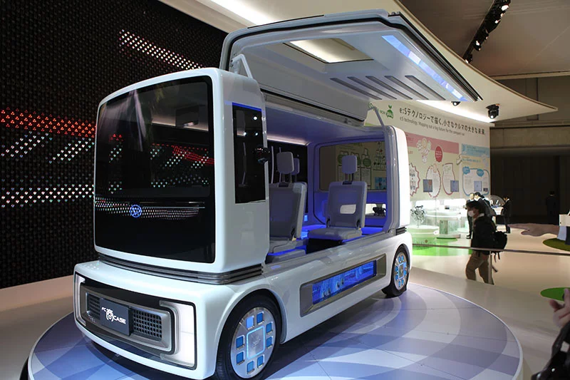 Daihatsu "shoCase" hybrid concept vehicle
