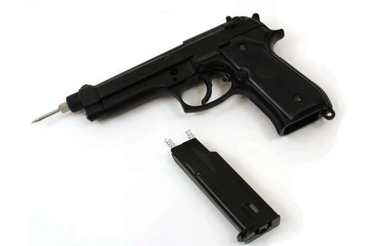 Modder Mike Warren has given meaning to the term "soldering gun," by combining a battery-operated soldering iron with an old air pistol to make a cool hand-held heat weapon