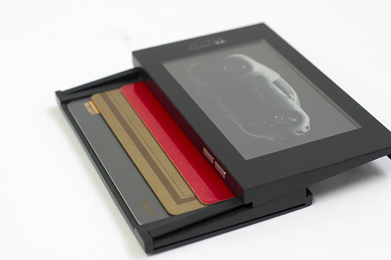 The Wonder Wallet's sliding mechanism gives easy access to cards