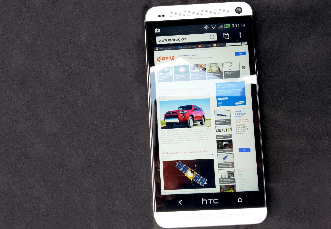 The One has a higher pixel density: at 468 PPI