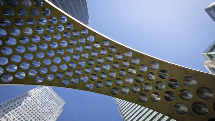 Looking up from beneath Aeolus' arch (Photo: Andy Spain)