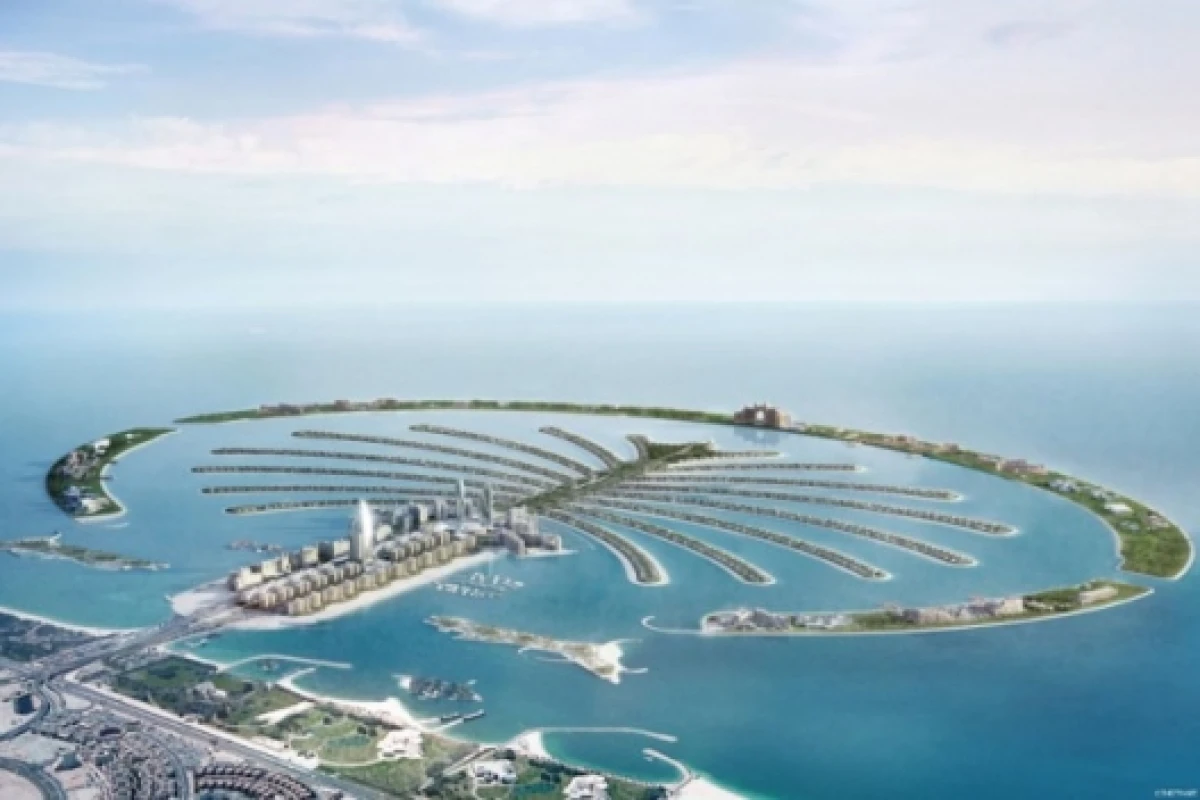 Palm Jumeirah's spectacular centerpiece