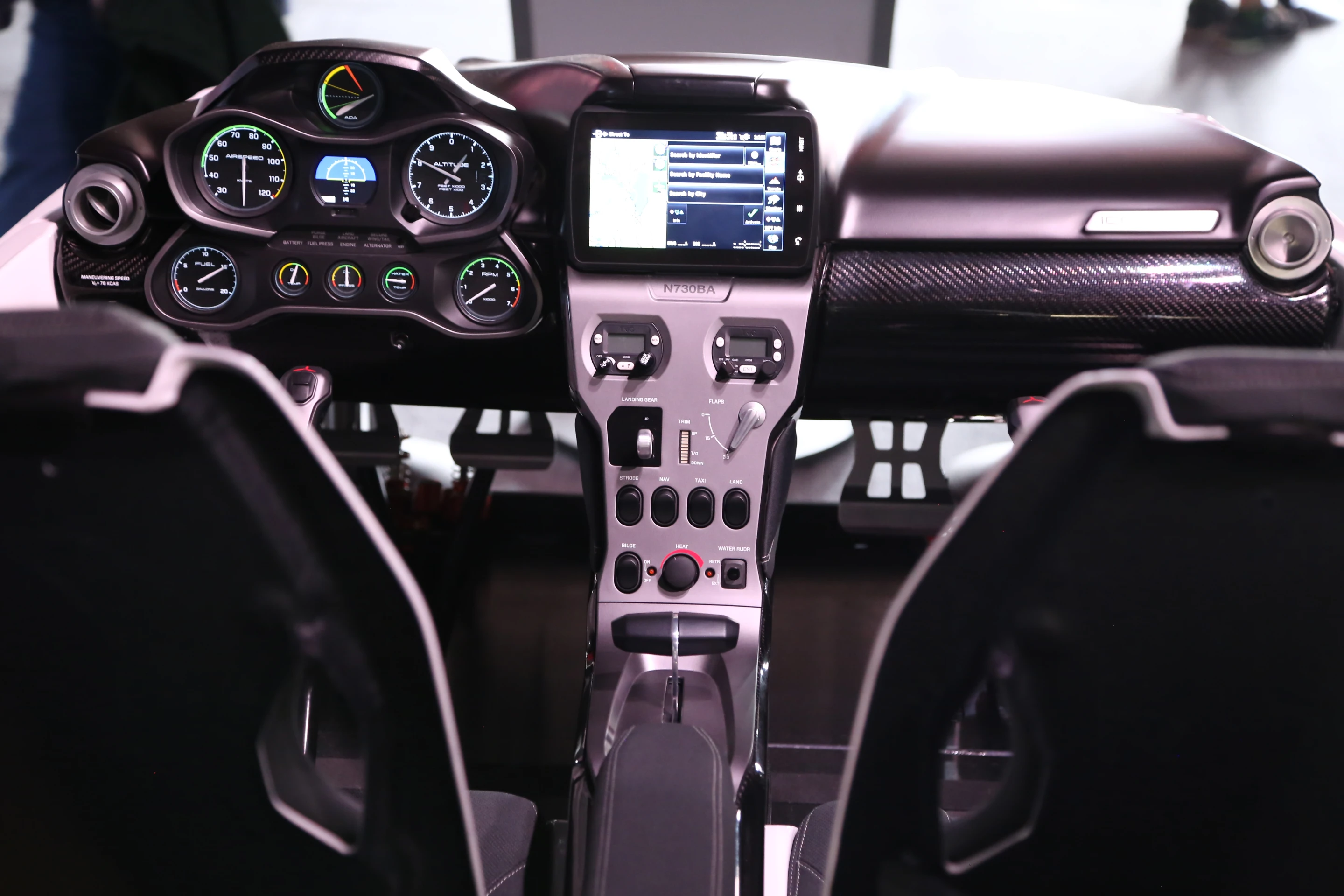The standalone display cockpit clearly demonstrated how cues from the automotive industry had helped shape the A5’s interior design (Photo: Angus MacKenzie/Gizmag.com)