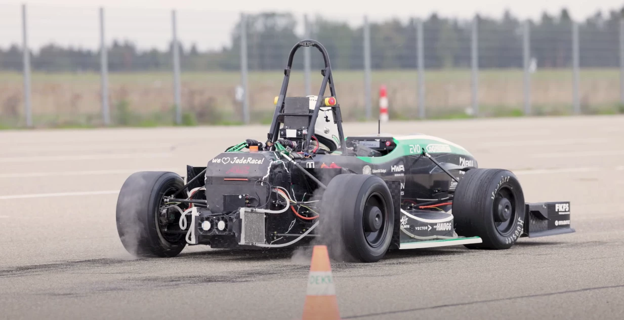 GreenTeam's small, ultralight racer is powered by four motors and a 7.7-kWh battery pack