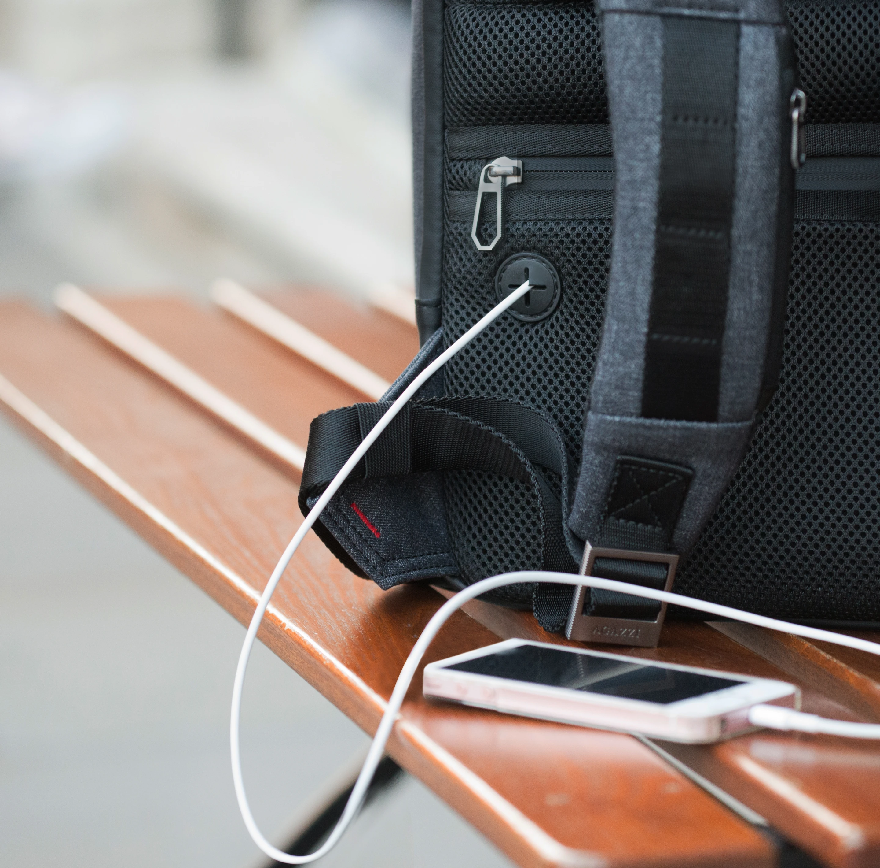 With a dedicated power bank pocket and hidden channels weaving their way throughout the bag, the Agazzi Pro is also designed to neatly charge mobile devices while on the go