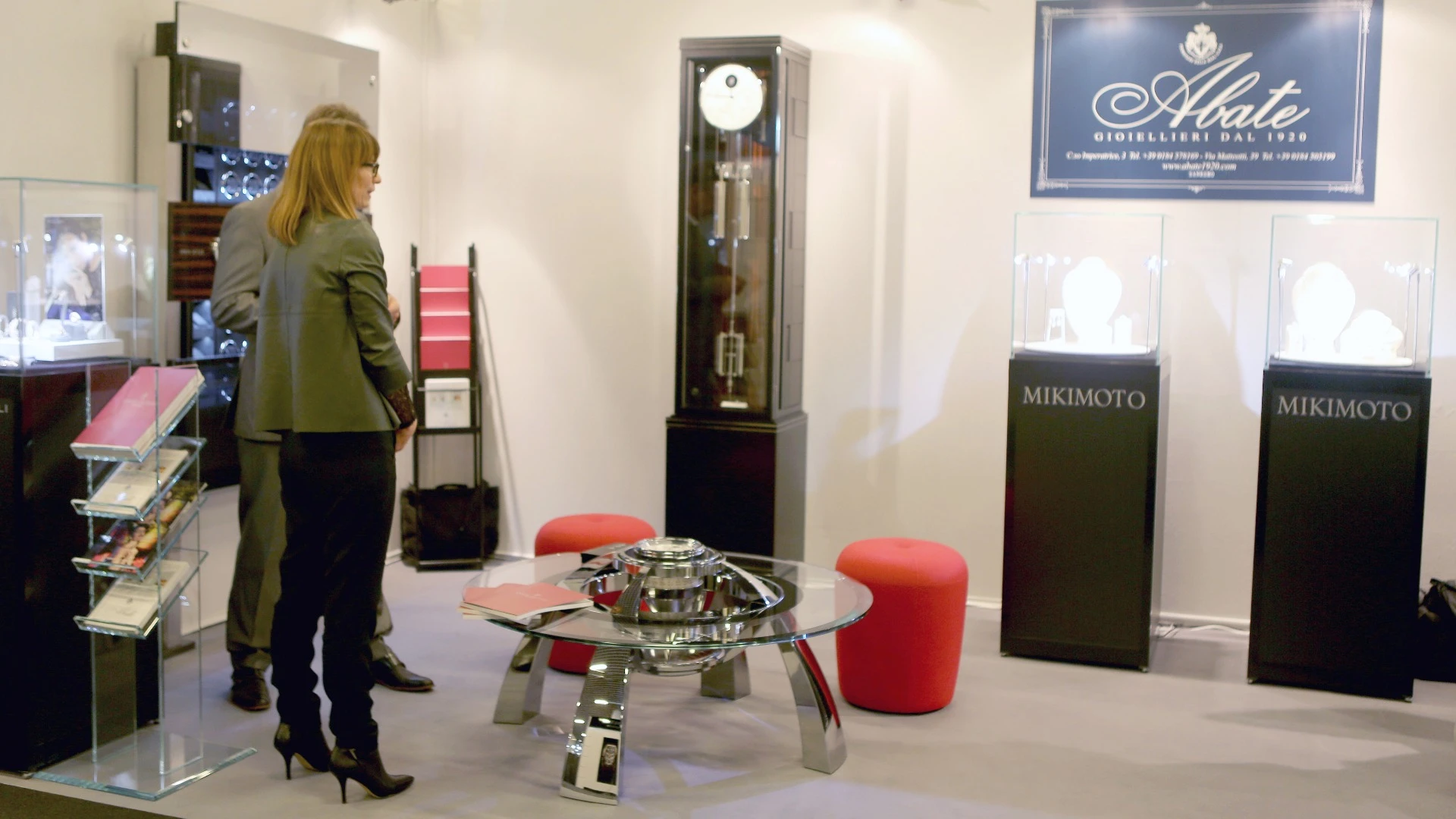 In the watches and jewellery section at Top Marques Monaco 2016, there were more than a few exquisite objects and this was one of the stand-outs for me. The Atlantis Orbis coffee table is made by Munich clockmaker Erwin Sattler and once I'd spent a few minutes drooling over it, I asked the price. It costs €89,000. That's just the beginning of the story though, ...
