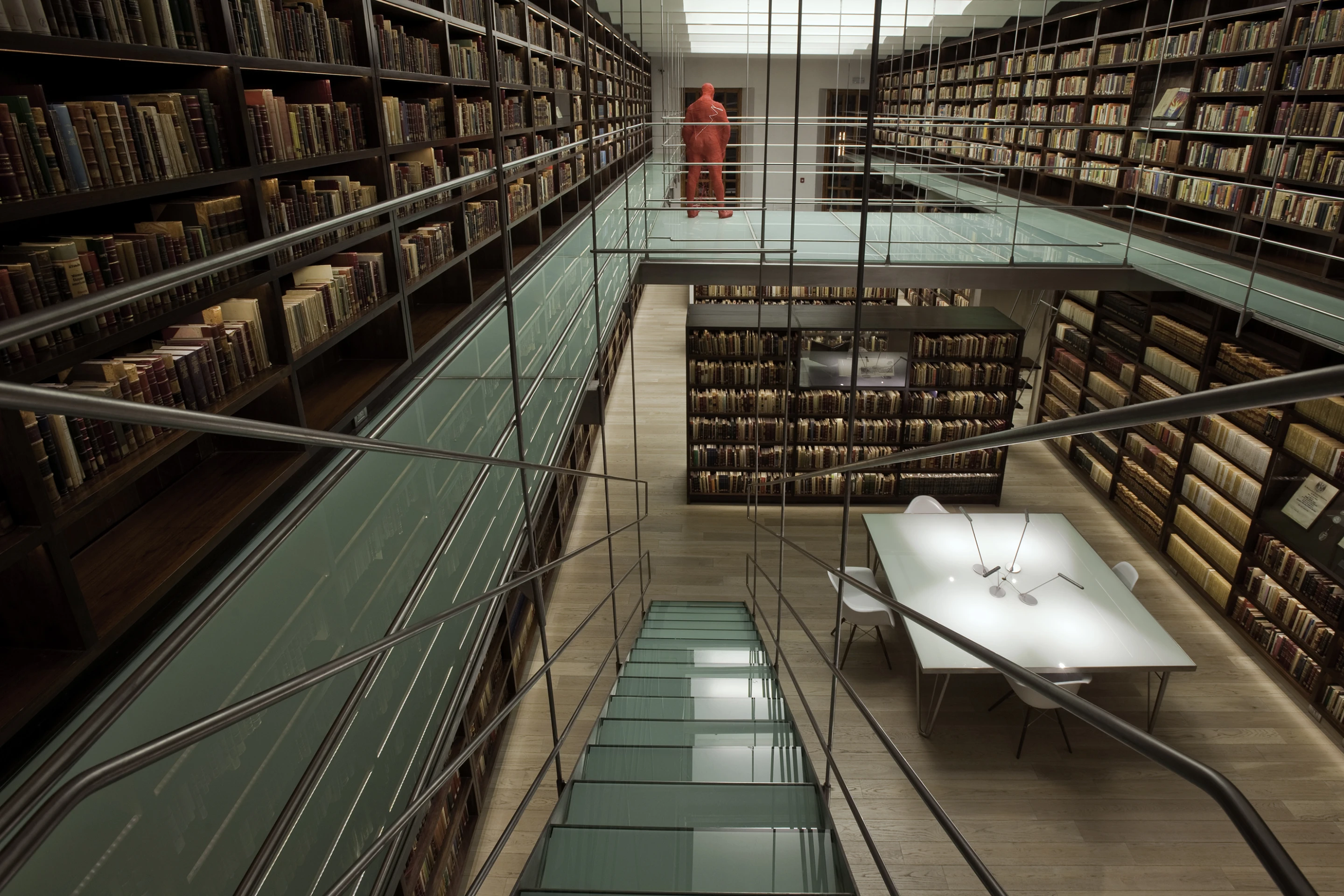 Designed to house the personal library of Mexican diplomat Antonion Castro Leal, the Castro Leal Library in Mexico City won first prize in the institutional category in the 2012 Mexican Association of Interior Designers' AMDI Awards