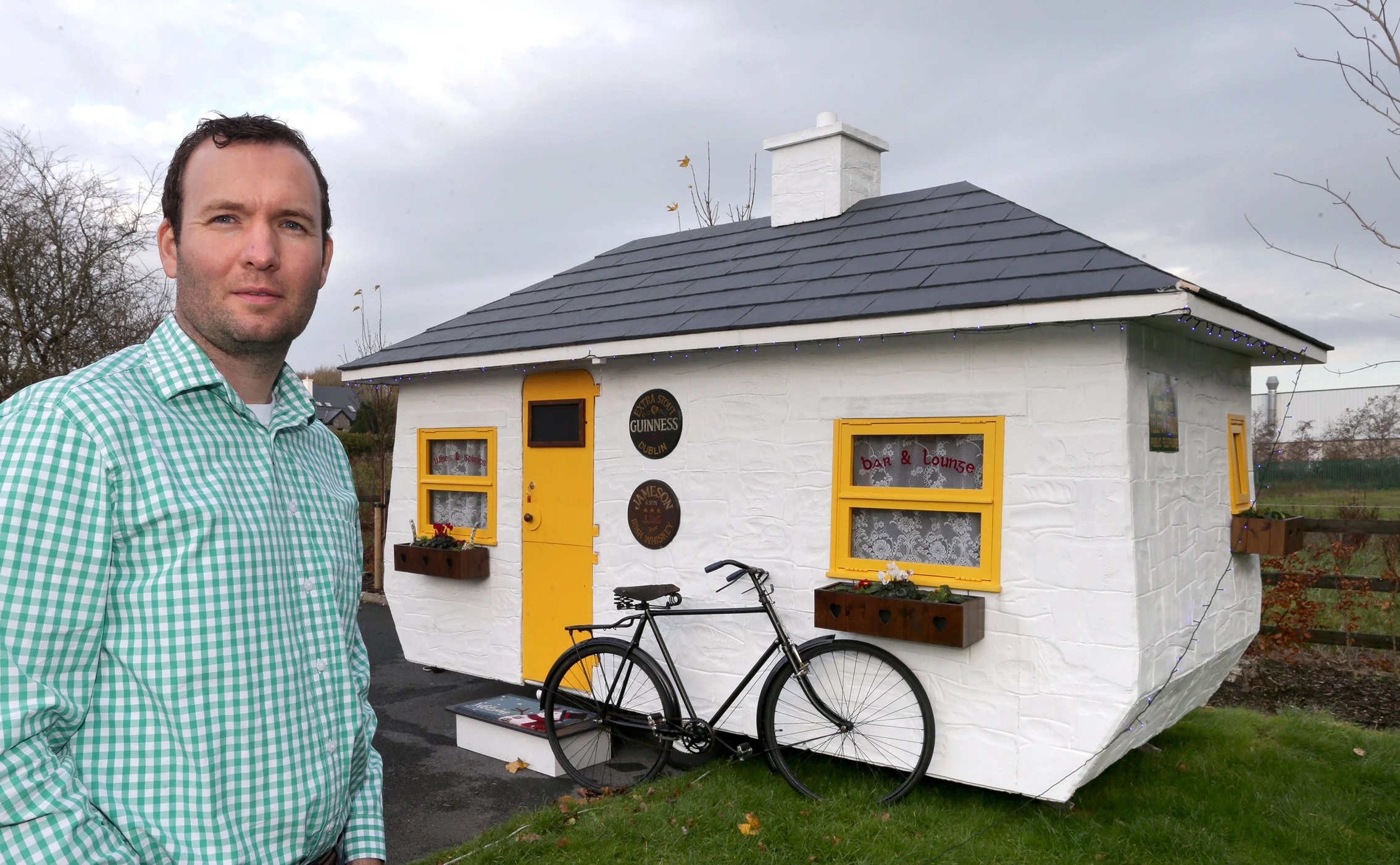 Company boss John Walsh told Gizmag that the pub is based on the shell of a dilapidated 30-year-old caravan