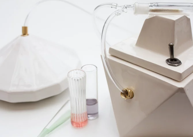 Madeleine captures the smell of the source object in a porous resin trap