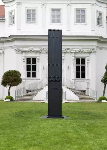 C SEED 201 outdoor LED television deploying