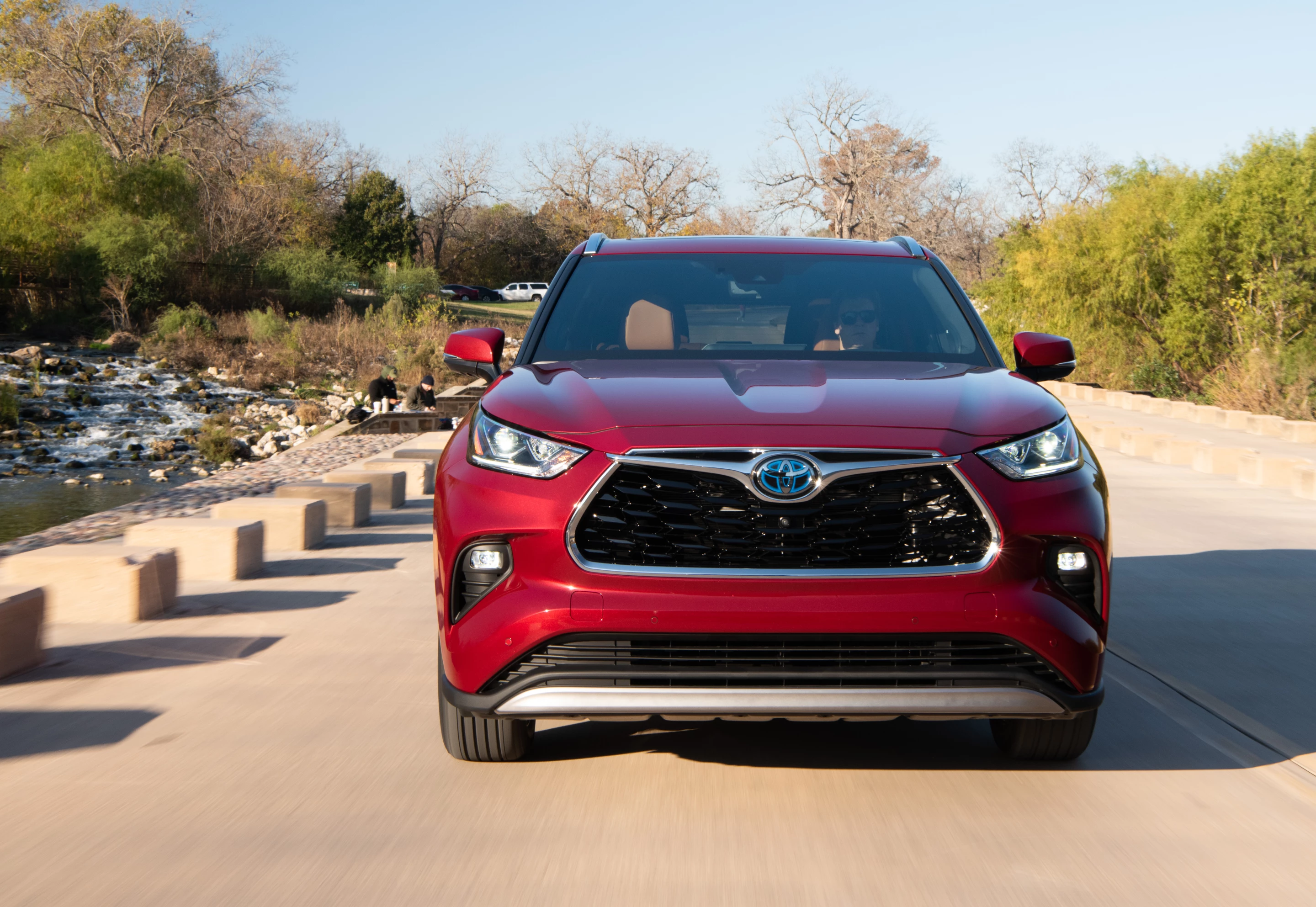 The hood lines, body proportions, and silhouette of the new Highlander remain largely the same