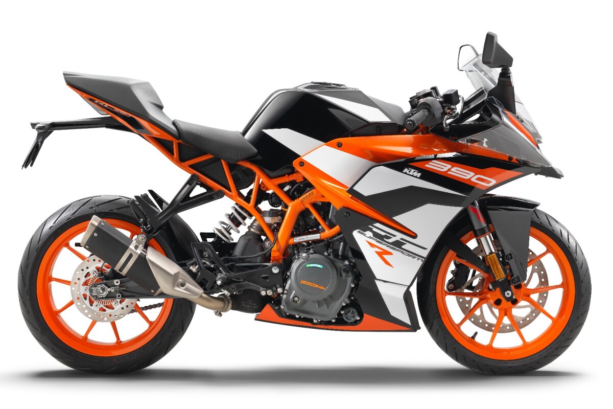 KTM RC390R: fully adjustable suspension is the biggest change, but it also features engine changes and a racier riding position thanks to an adjustable top yoke and handlebars