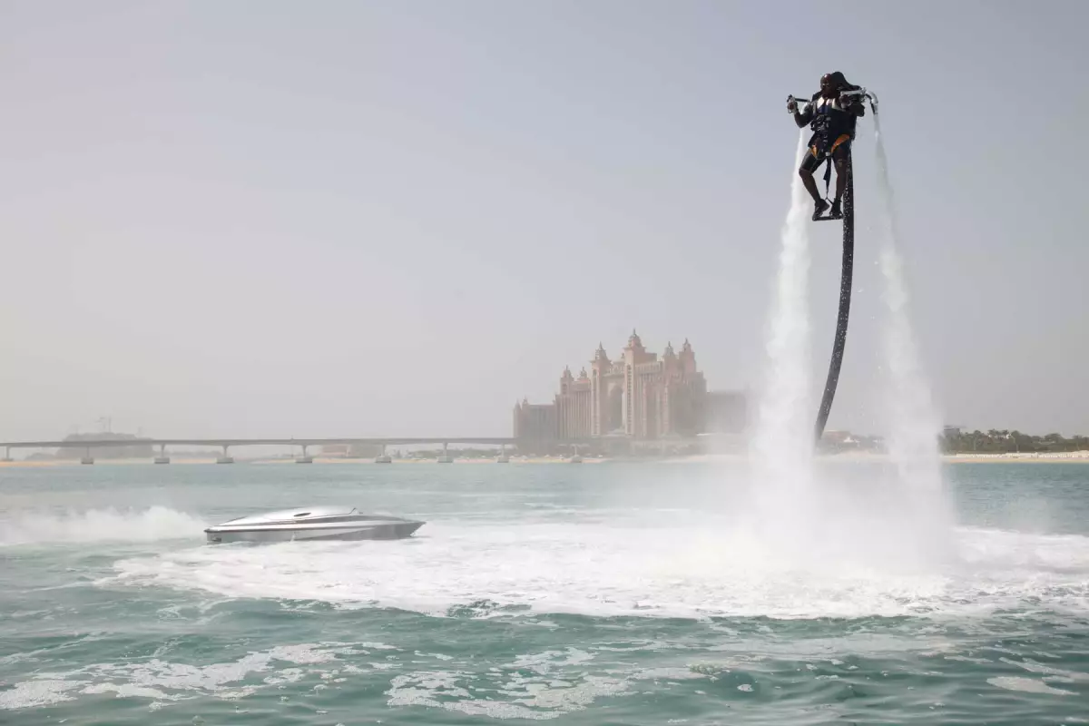 The Jetlev-Flyer in action