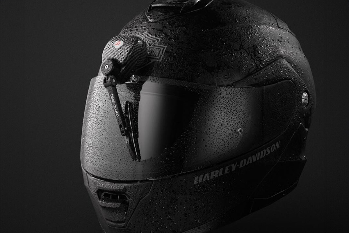bike helmet with wiper Wiper-Black Moto Modz Meet Wipey: A tiny electric