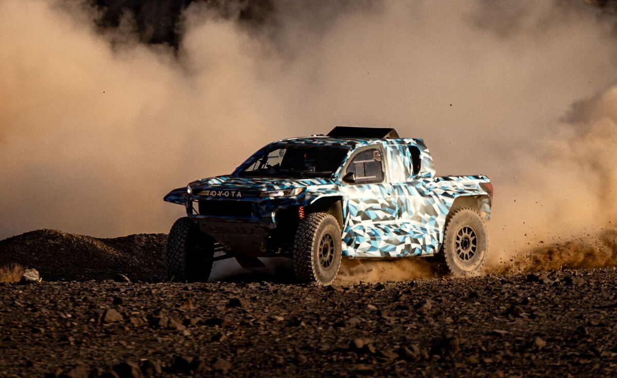 Toyota Dakar hopeful swaps twin-turbo V6 for hydrogen fuel cells